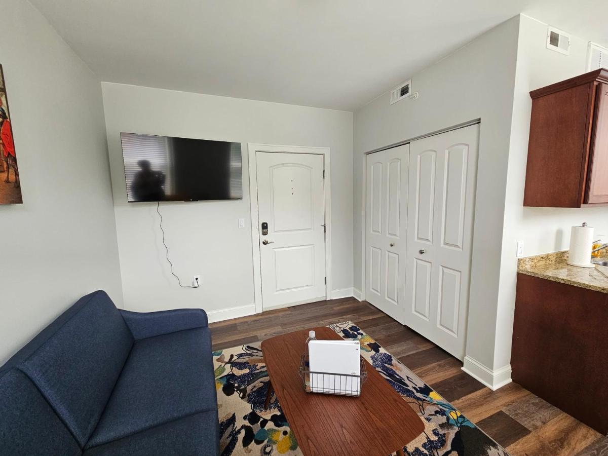 Gorgeous And Spacious Studio At The Historic Inman - 200 Шампейн Екстериор снимка